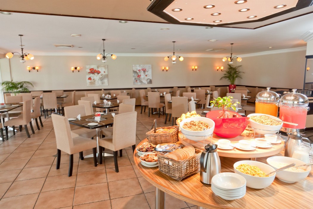 Oudtshoorn Inn Hotel And Conferencing Centre 8/37