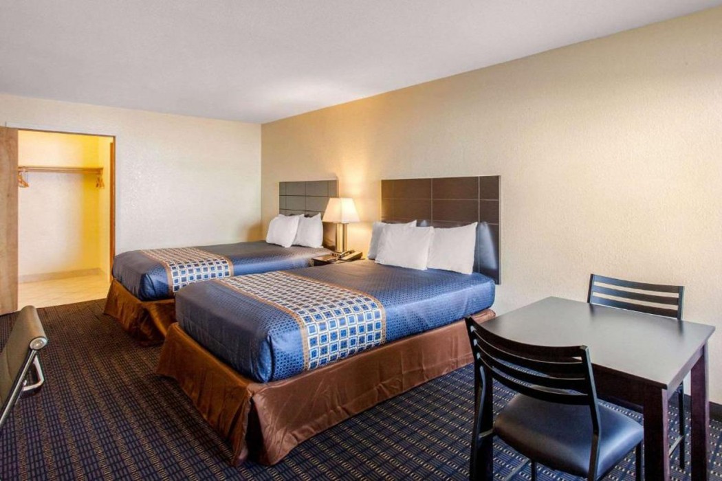 Rodeway Inn Coeur d Alene, ID 15/24