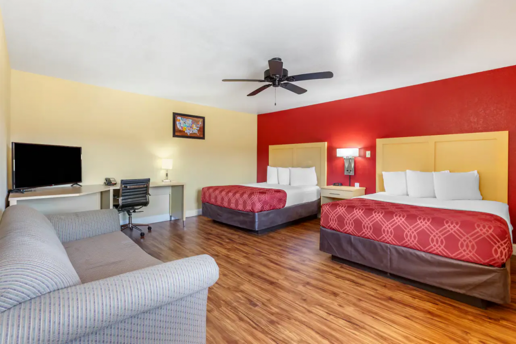 Econo Lodge Clovis 18/58