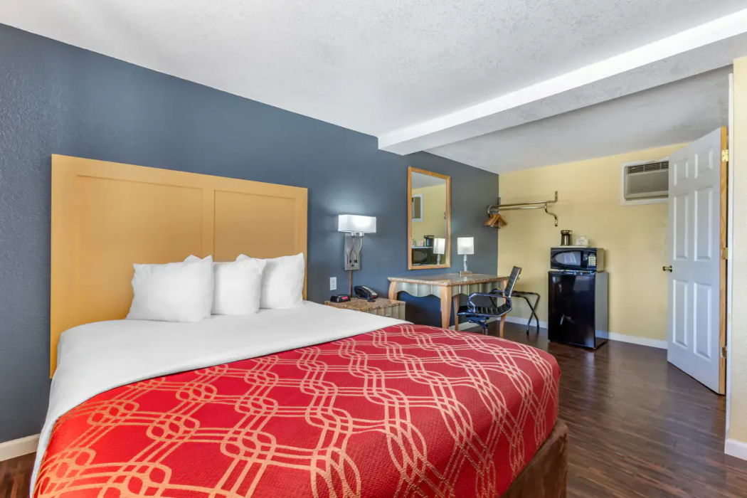 Econo Lodge Clovis 15/58