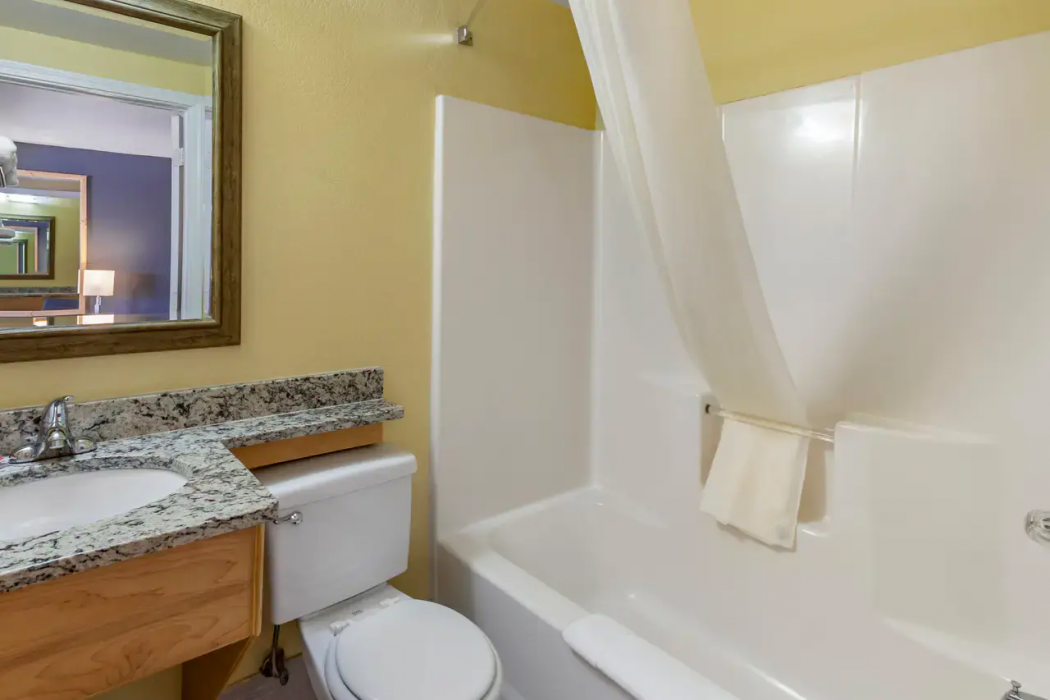 Econo Lodge Clovis 16/58