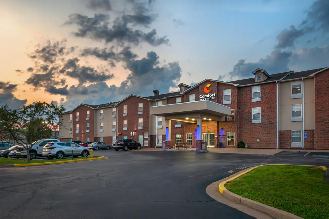 Comfort Inn & Suites St Louis - Chesterfield 1/32