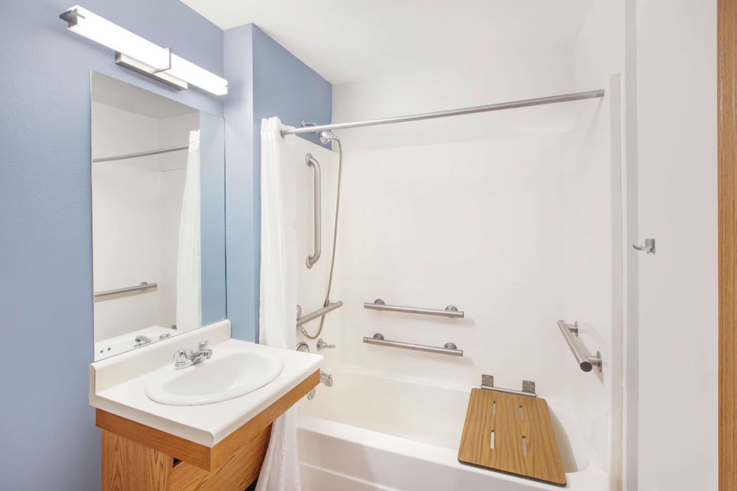 WoodSpring Suites Bentonville 13/38