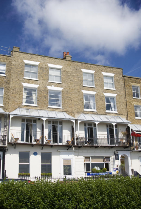 The Royal Harbour Hotel 2/9