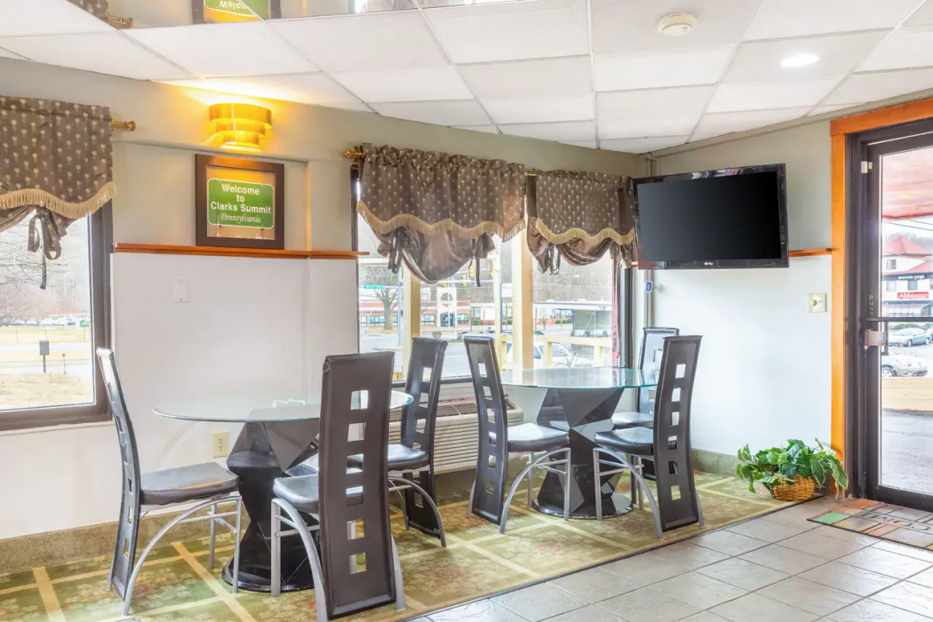Econo Lodge Clarks Summit - Scranton 18/22