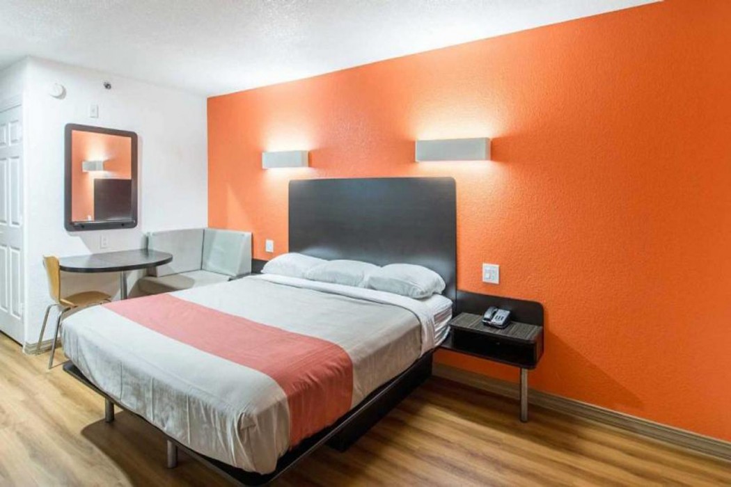 Motel6 Hutchins, TX 7/24