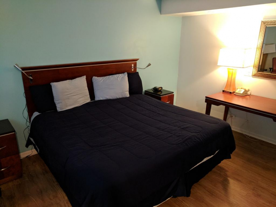 Skylark Motel 9/49