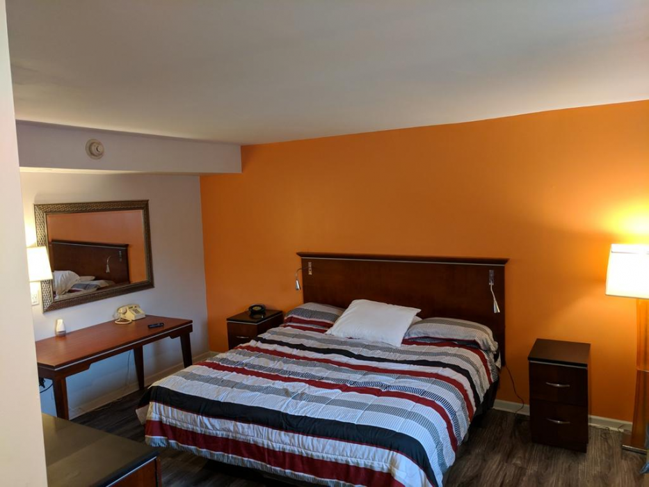 Skylark Motel 10/49