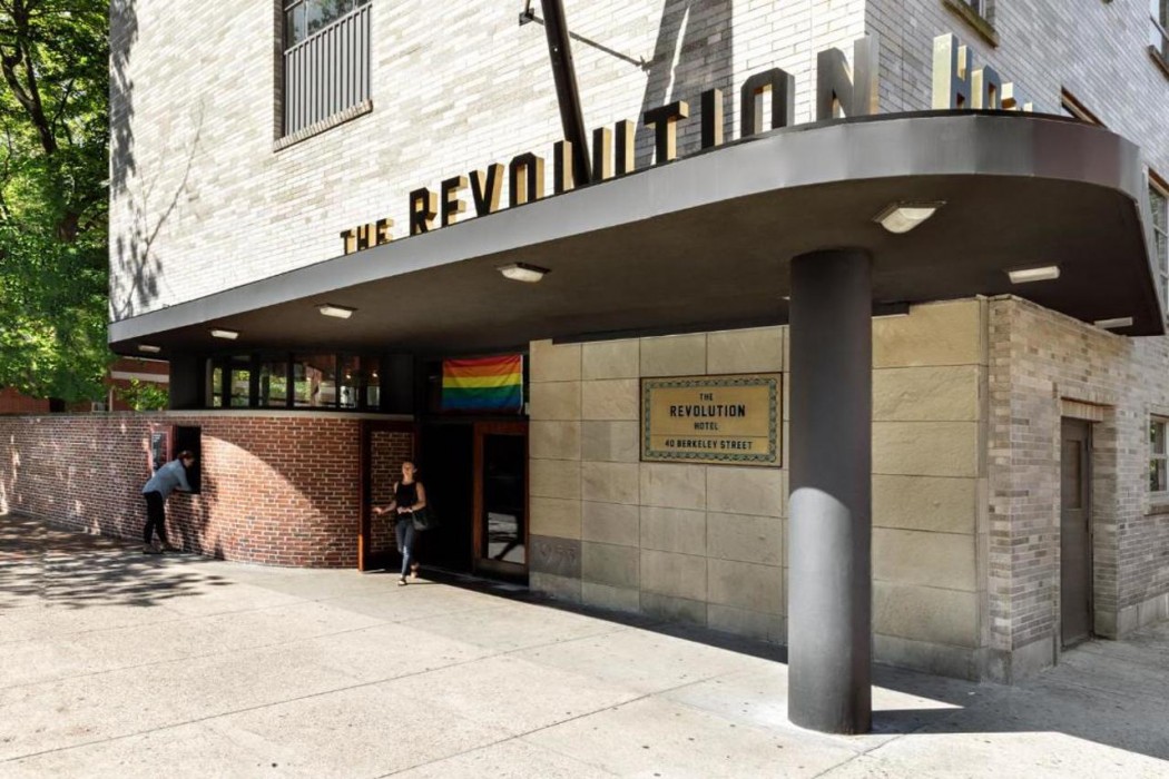 The Revolution Hotel 2/64