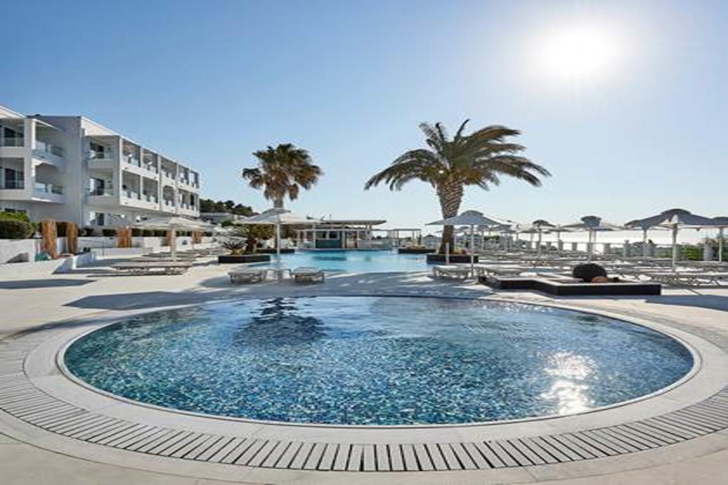 Dimitra Beach Hotel and Suites 46/76