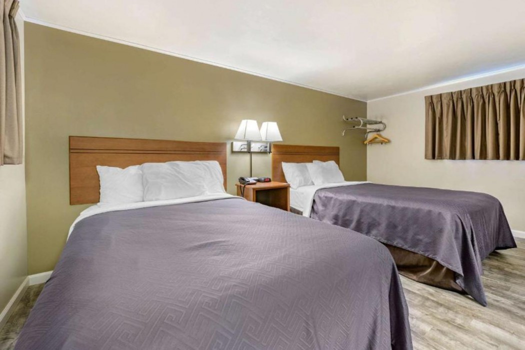 Econo Lodge Bellefonte I-99 9/17