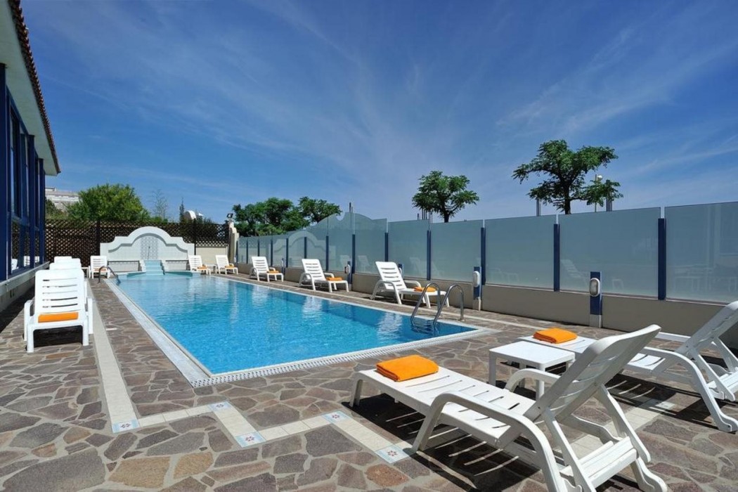 Hotel Ascot 26/56