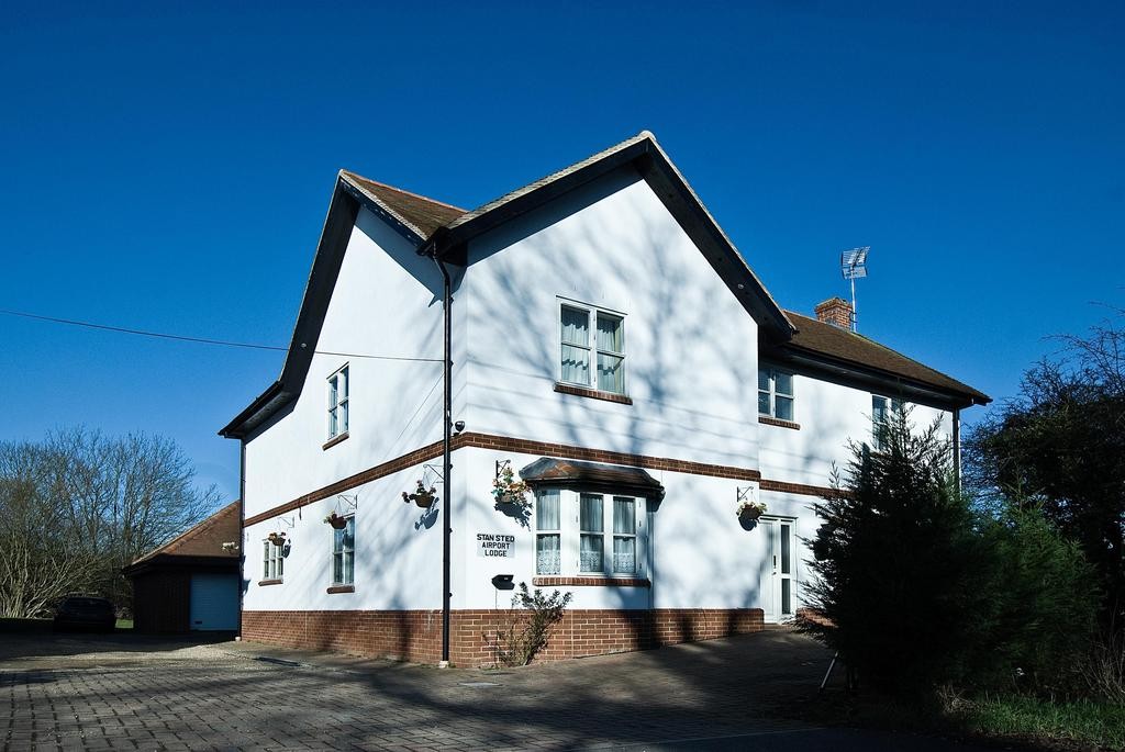 Stansted Airport Lodge 1/27