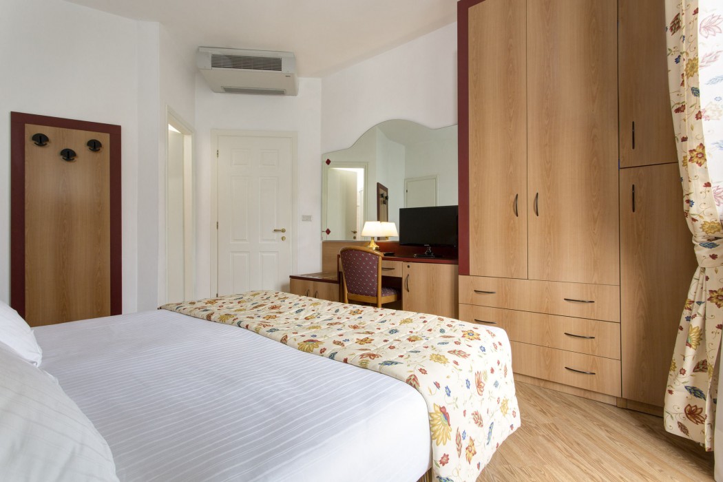 Hotel Cavalieri Palace 25/90