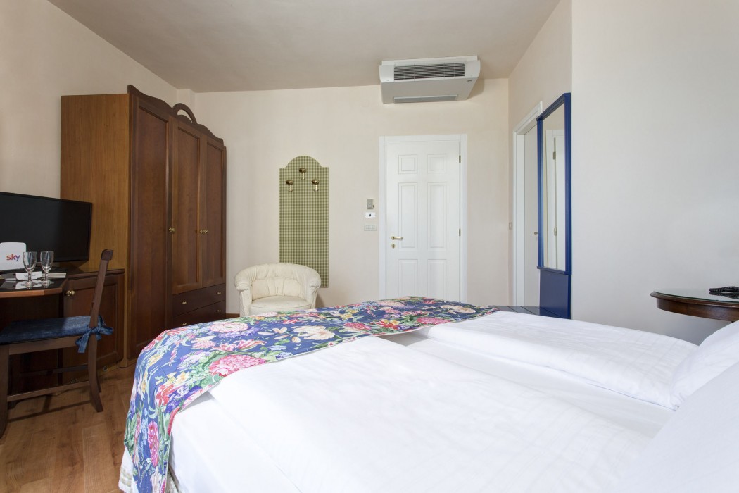 Hotel Cavalieri Palace 21/90