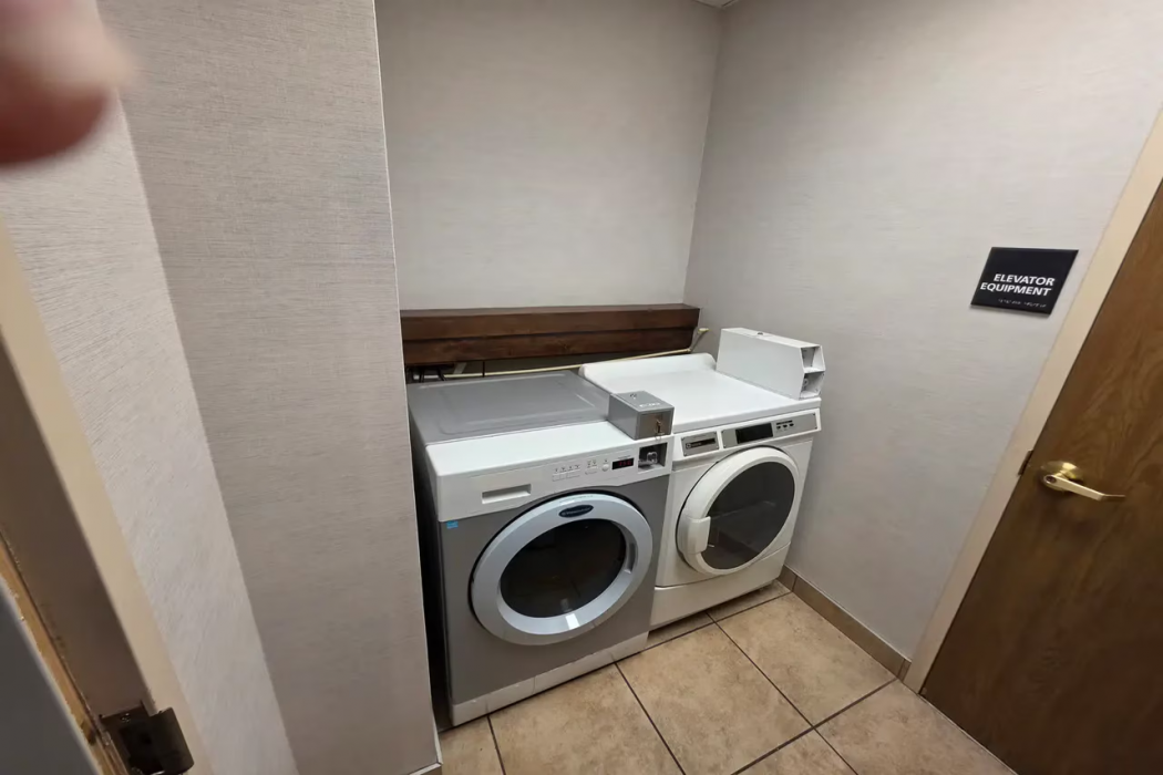 Country Inn & Suites by Radisson, Idaho Falls at the Mall 16/33