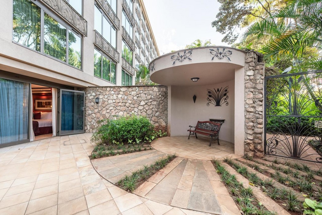 Nairobi Serena Hotel 22/82