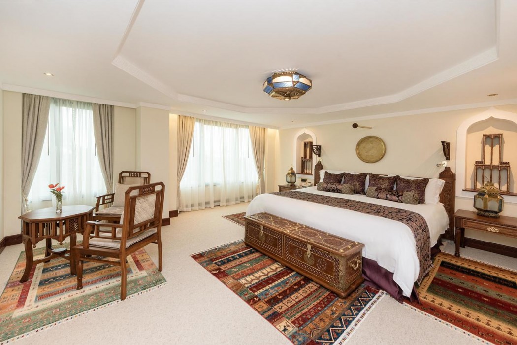 Nairobi Serena Hotel 19/82