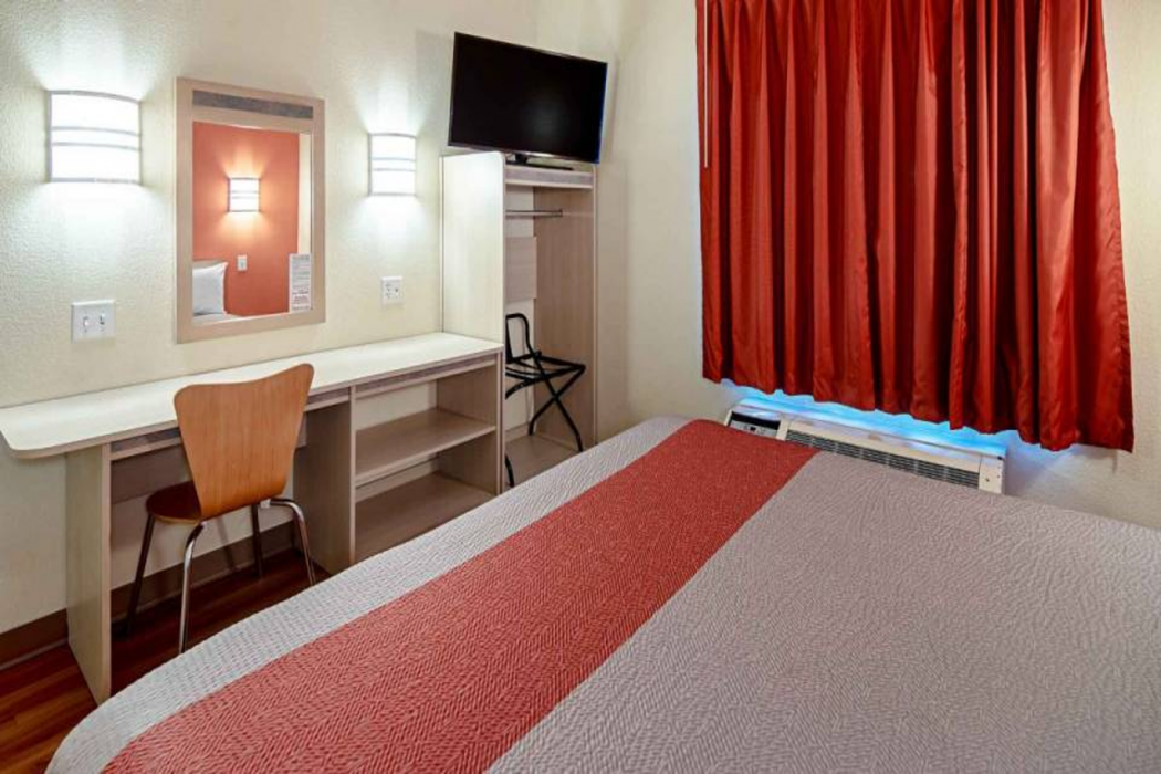 Motel6 Anchorage, AK - Midtown 11/39
