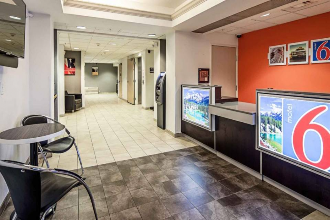 Motel6 Anchorage, AK - Midtown 5/39
