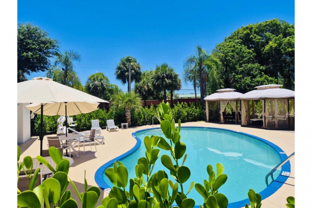 Nova Inn Resort 24/54