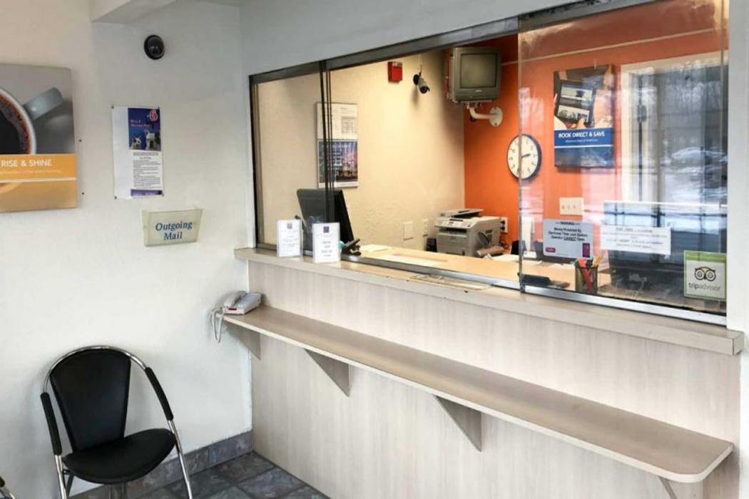 Lobby at Motel6 Enfield, CT - Hartford, ENFIELD - CT