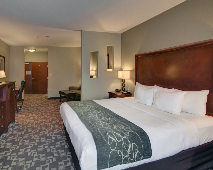 Comfort Suites Near Northeast Mall 12/24