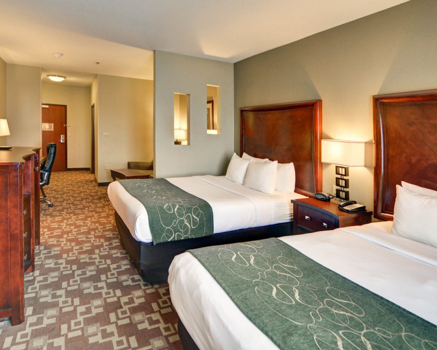 Comfort Suites Near Northeast Mall 15/24