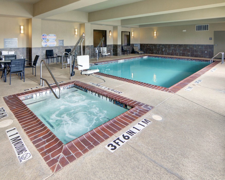 Comfort Suites Near Northeast Mall 23/24