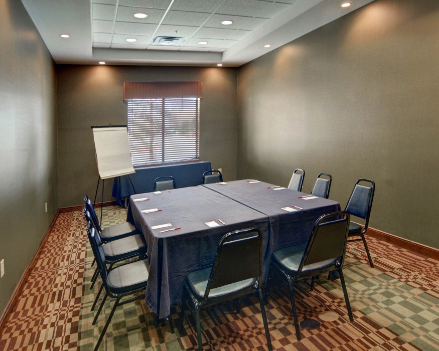 Comfort Suites Near Northeast Mall 7/24