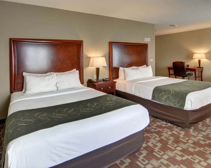 Comfort Suites Near Northeast Mall 18/24