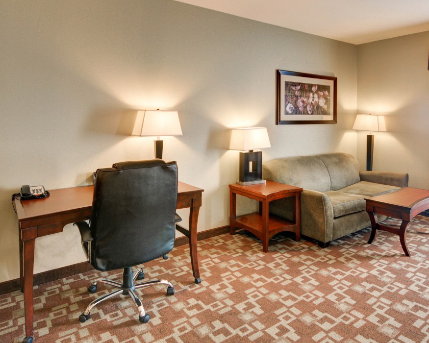 Comfort Suites Near Northeast Mall 10/24