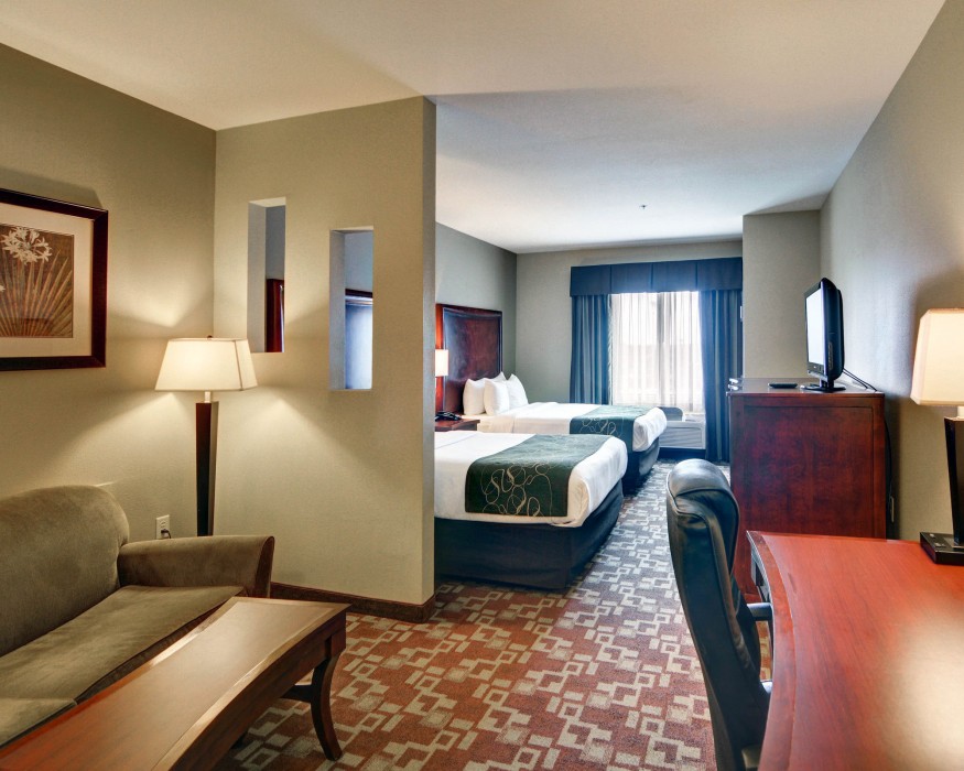 Comfort Suites Near Northeast Mall 17/24