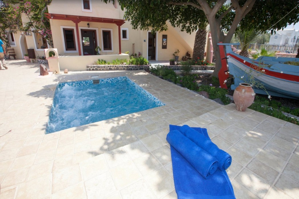 Smaragdi Hotel 25/69