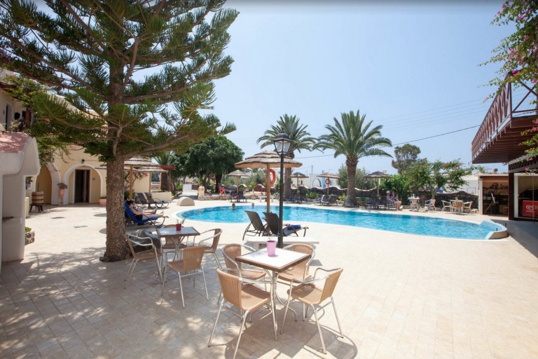 Smaragdi Hotel 33/69