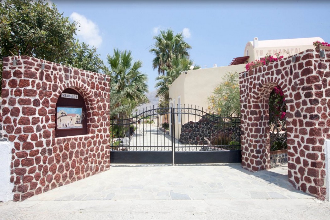 Smaragdi Hotel 37/69