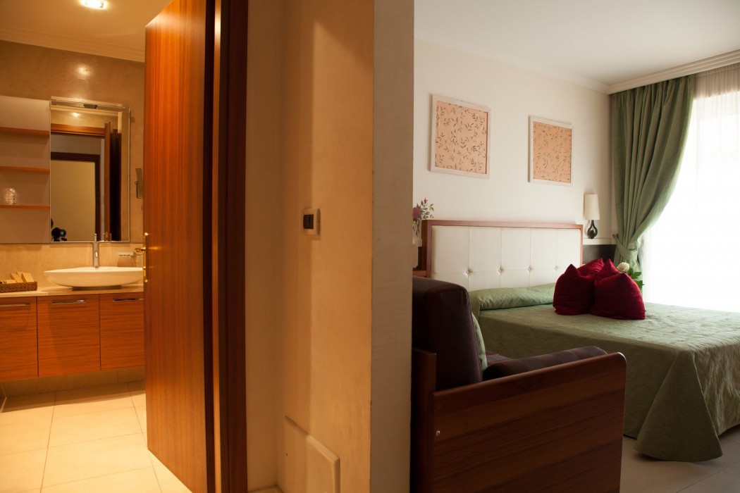 Hotel Rosa 17/82