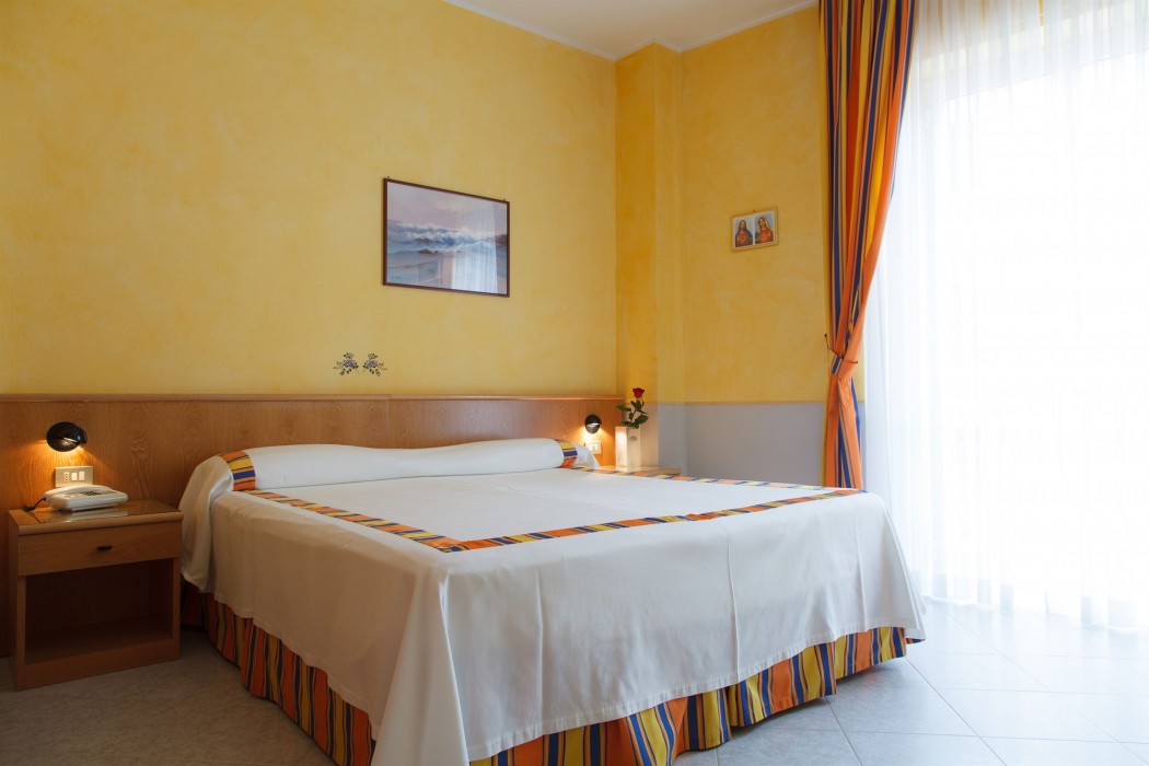 Hotel Rosa 28/82