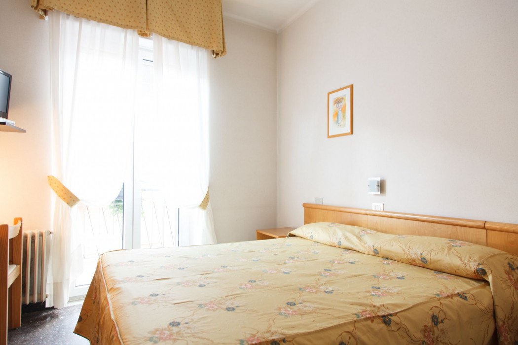 Hotel Rosa 23/82