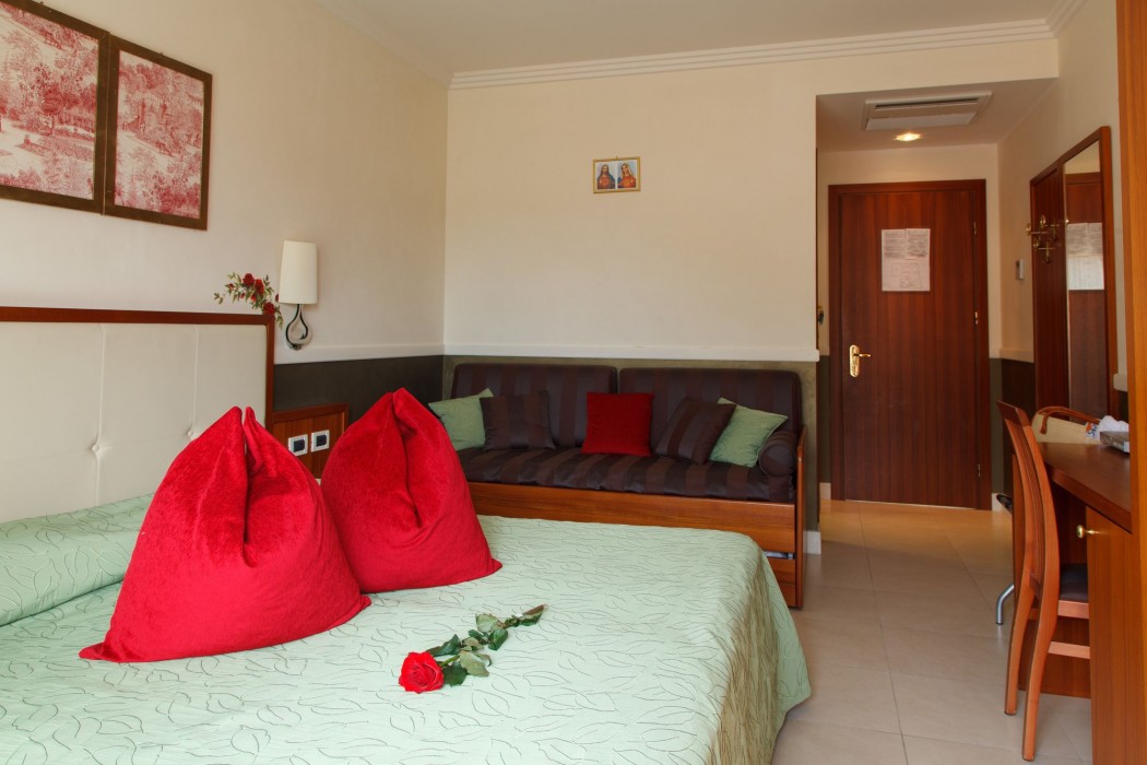 Hotel Rosa 18/82