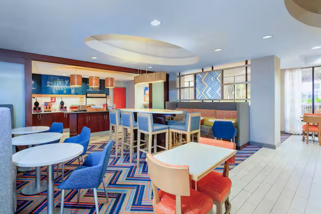 Hampton Inn Orlando International Airport 12/32