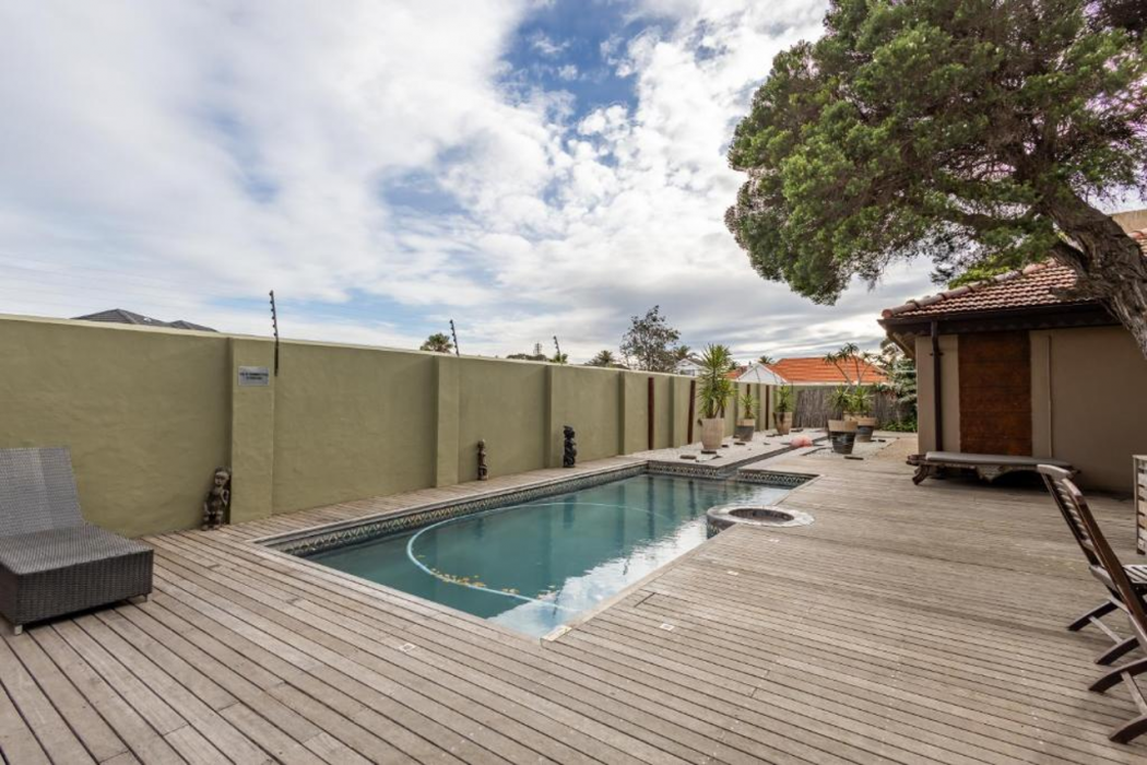Singa Town Lodge 30/58