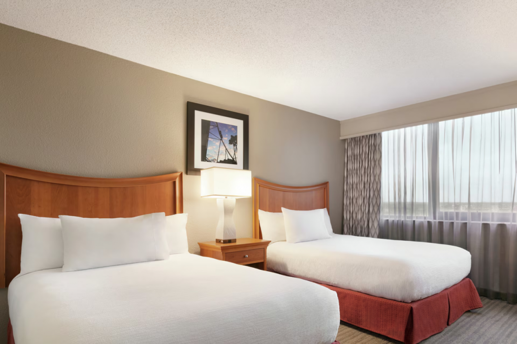 Embassy Suites by Hilton Orlando International Drive ICON Park 30/86