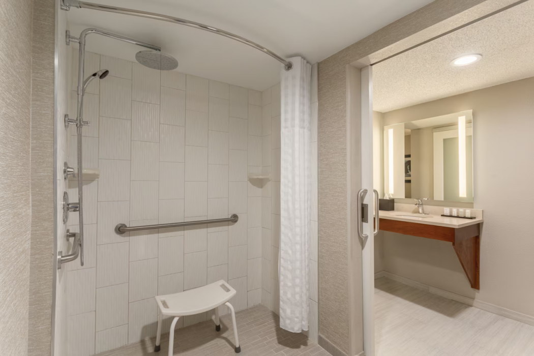 Embassy Suites by Hilton Orlando International Drive ICON Park 40/86