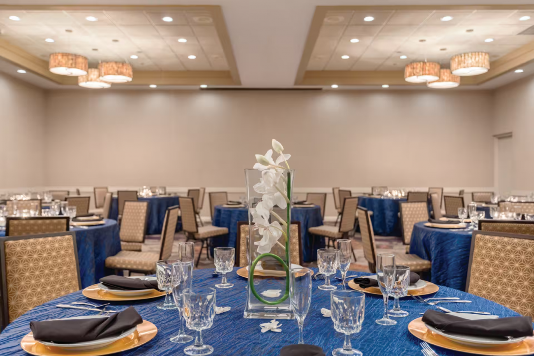 Embassy Suites by Hilton Orlando International Drive ICON Park 42/86