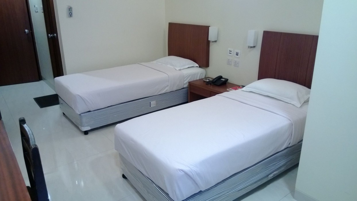 Strand Hotel 9/42