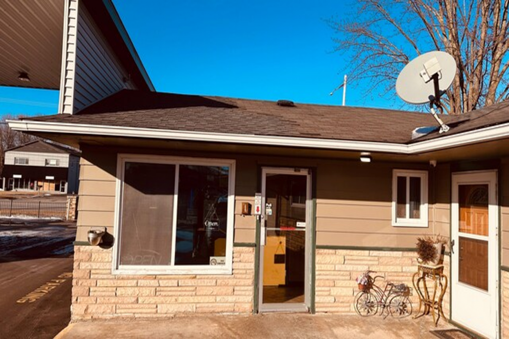 Currys Motel by OYO Saginaw MI 22/39