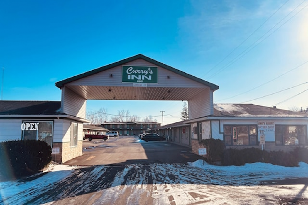 Currys Motel by OYO Saginaw MI 1/39