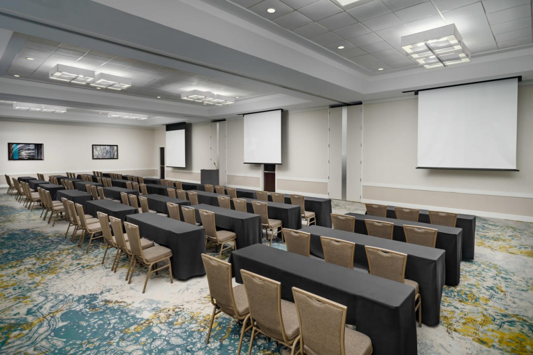 Embassy Suites by Hilton Orlando Lake Buena Vista Resort 33/100