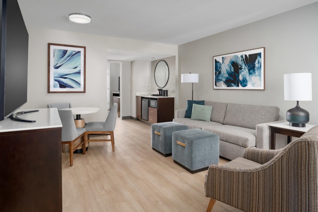 Embassy Suites by Hilton Orlando Lake Buena Vista Resort 24/100